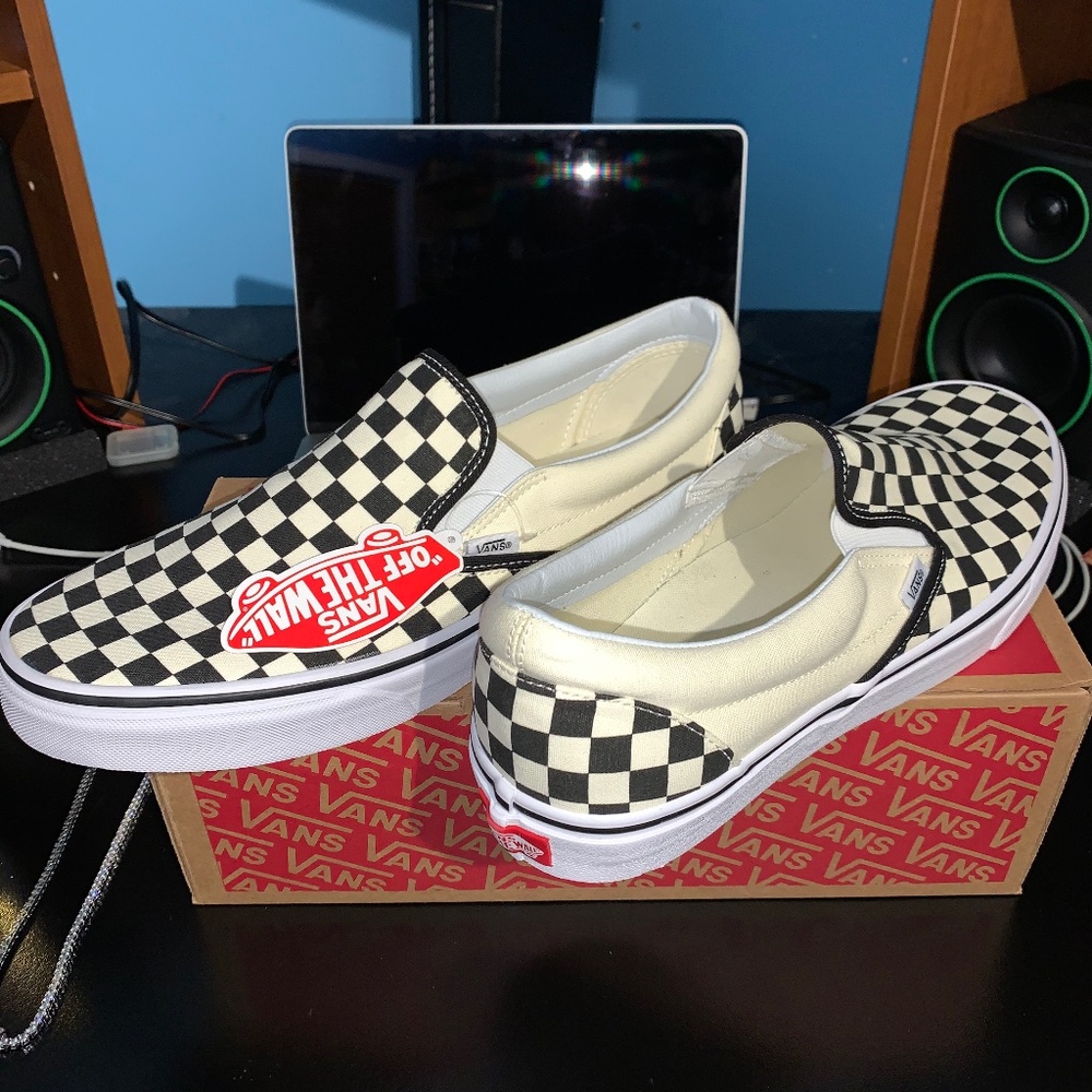 VANS Classic Checkerboard Mens Size 13 - *NEW*